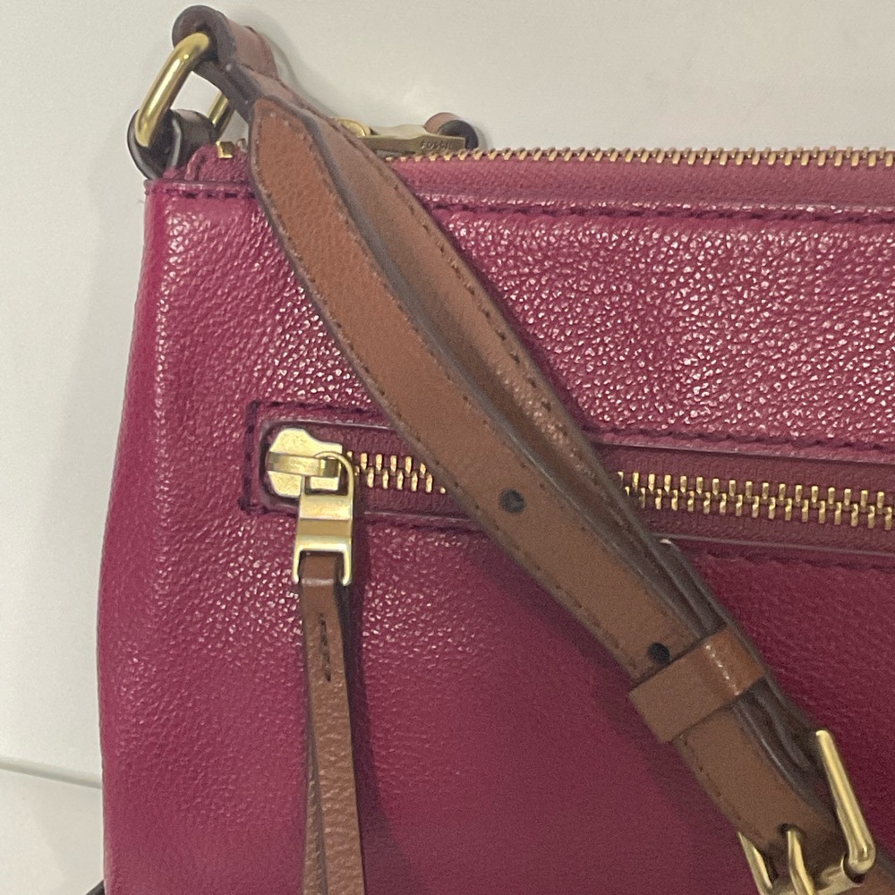 Fossil Fuchsia Leather Multi Pocket Crossbody Bag - Picture 13 of 16